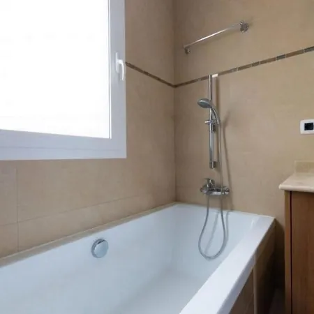 Lovely 4-bed House In Costa Adeje Costa Adeje (Tenerife)