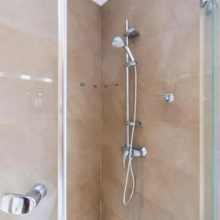 Lovely 4-bed House In Costa Adeje Ferienhaus