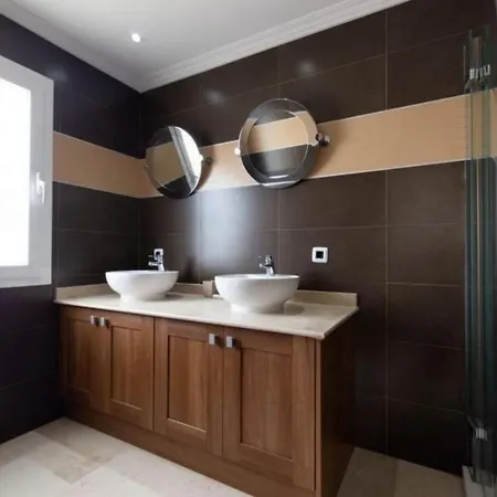 Ferienhaus Lovely 4-bed House In Costa Adeje